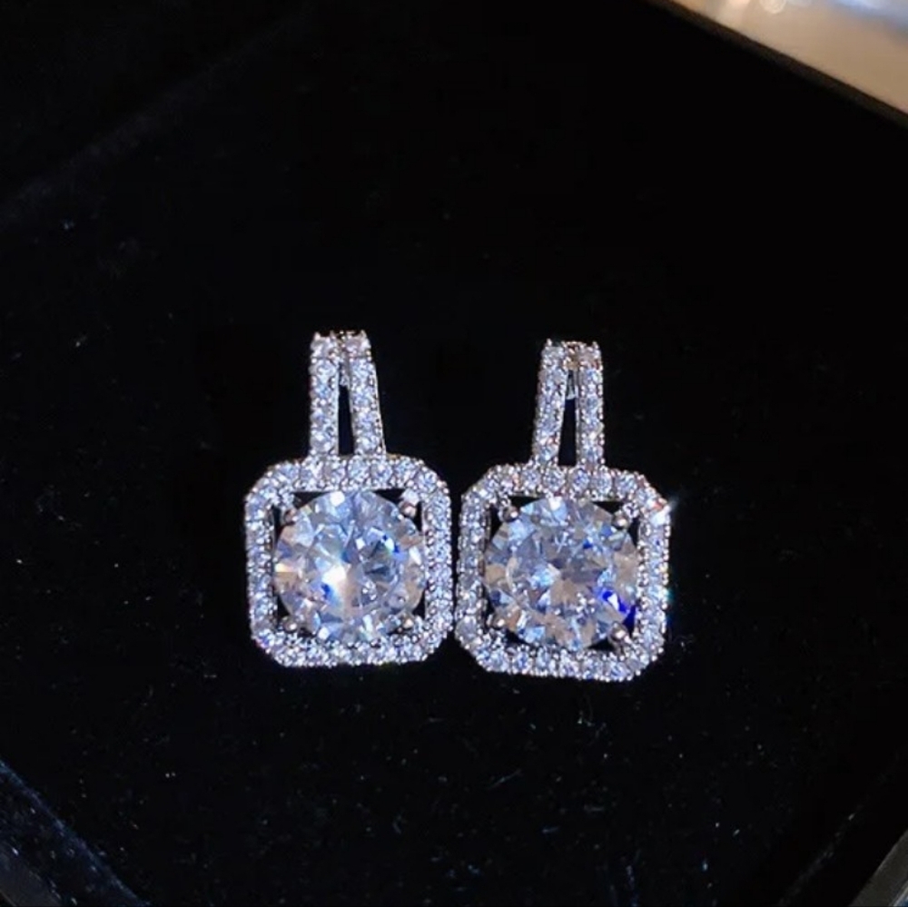 .925 Stunning Earrings